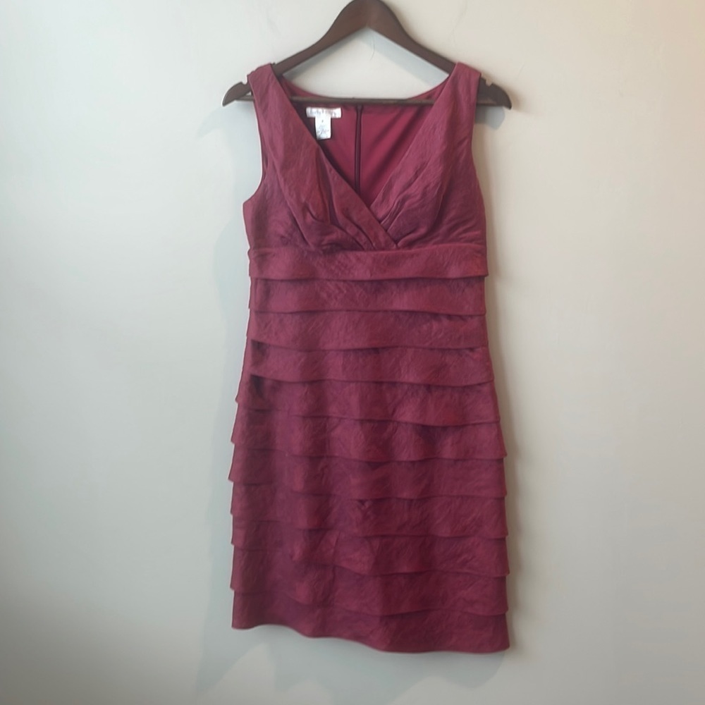 London Times burgundy ruffled cocktail or homecoming  dress women size 6